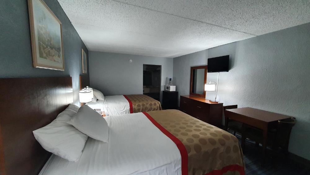 Queen Room with Two Queen Beds interior
